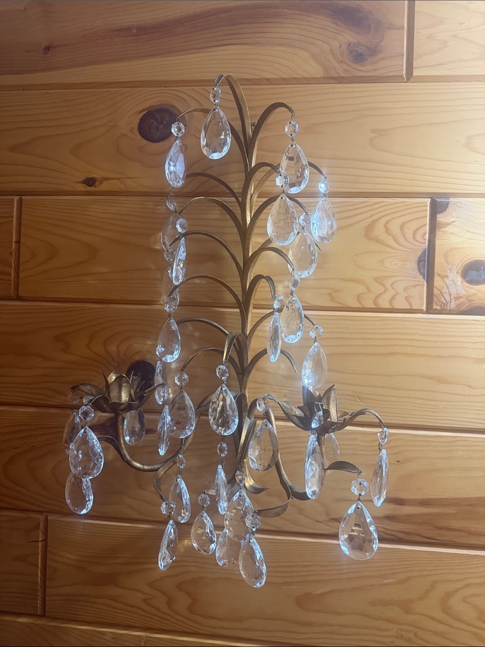 Vintage-Style Gold Wall Sconce with Clear Crystal Drops